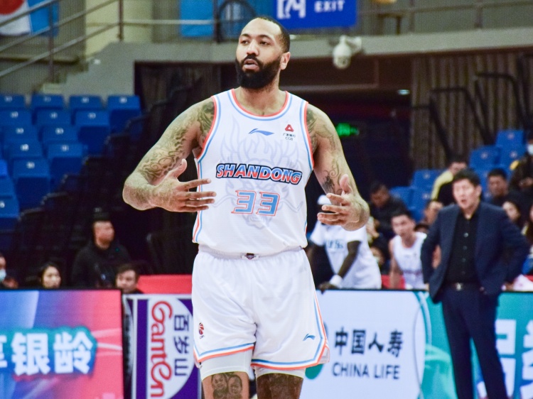 江南的城：近期有中国NBL球队正在接触前山东男篮球员吉伦沃特